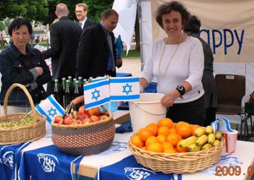 Auf dem Stand der WIZO gab es frisches Obst und leckere Sfte