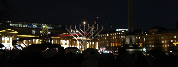 Gemeinsames Lichterznden in Stuttgart am 7. Dezember 2010 - 1 Tewet 5771